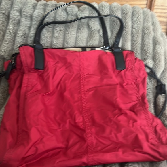 Authenticated Red Vinyl Burberry Satchel - Picture 4 of 10